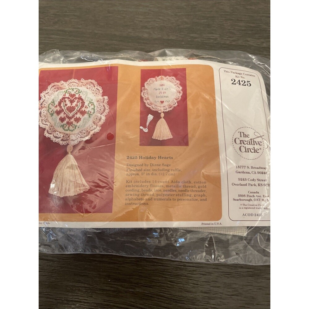 New Creative Circle #2425 Holiday Hearts Cross Stitch Kit Christmas